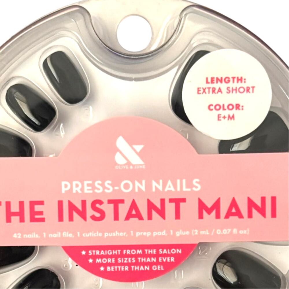 Olive & June Press‑On Nails – E + M (Classic Black) – Extra Short-Round - Picture 3 of 4